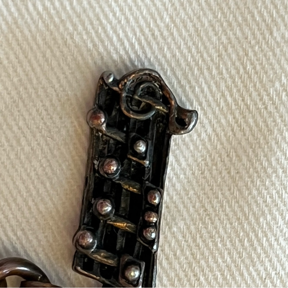 Vintage musical instruments charm bracelet. - Picture 8 of 16